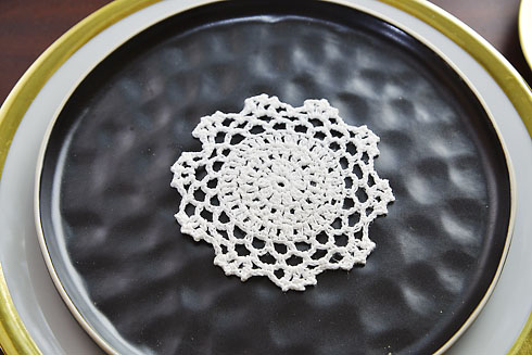 White Crochet Round Doilies 4" Round. ( 12 pieces)